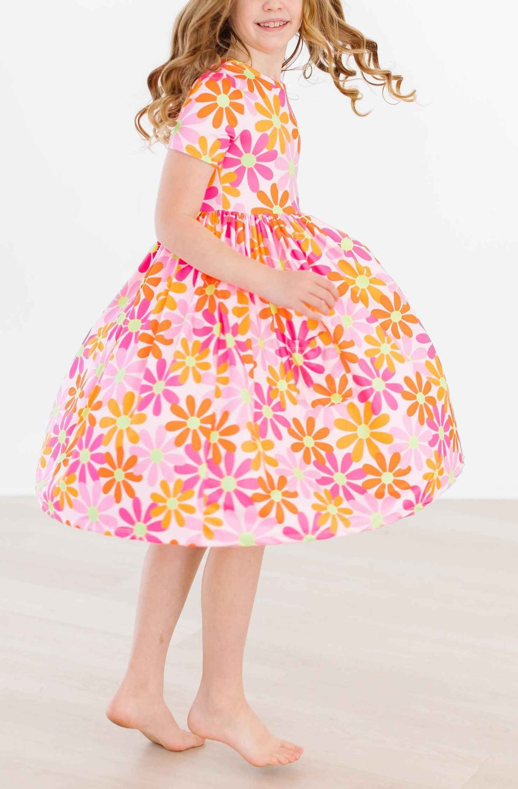 Retro Daisies S/S Pocket Twirl Dress - Meera's Mini Mavericks